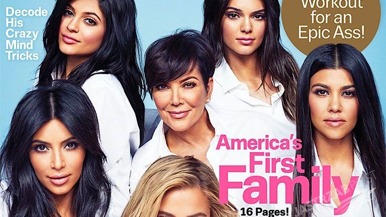 Cosmopolitan 50 lat klan Kardashian i Jenner na okładce