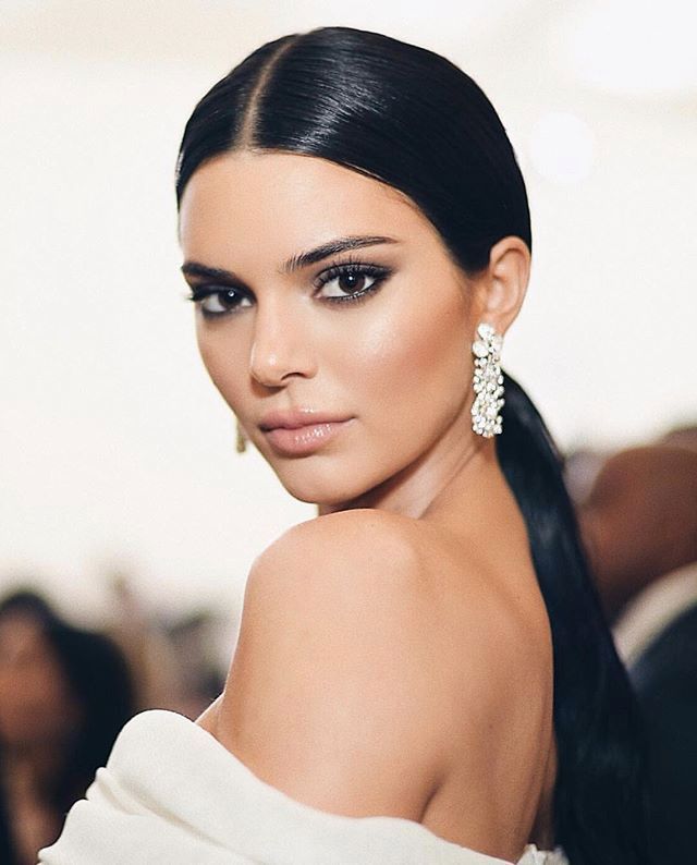 "To było dziwne". Kendall Jenner mówi o ciąży siostry