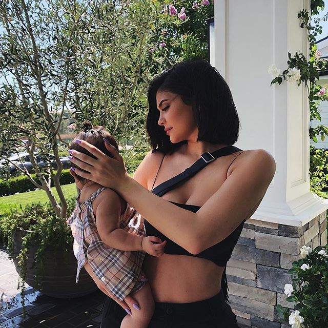 Kylie Jenner naraża zdrowie dziecka. Pediatra ostrzega