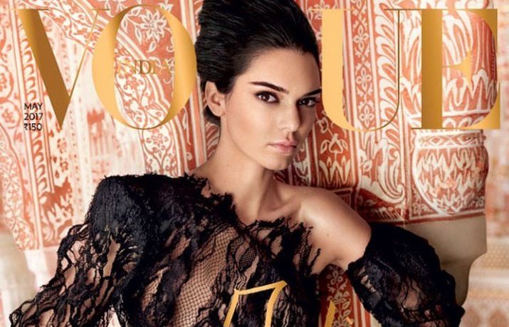 Kendall Jenner w koronkowej sukience na okładce "Vogue India"