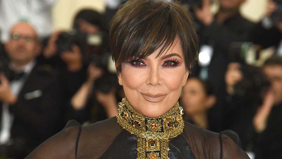 63-letnia Kris Jenner stawia na mocny makijaż