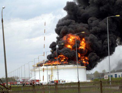 Pożar w Rafinerii Gdańskiej; trzy osoby nie żyją