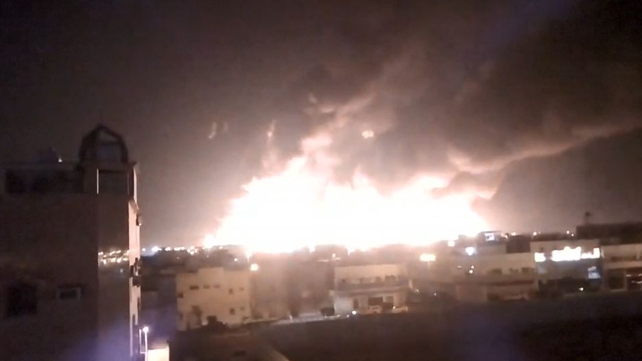 Pożar w rafinerii naftowej w Bukajk w Arabii Saudyjskiej
