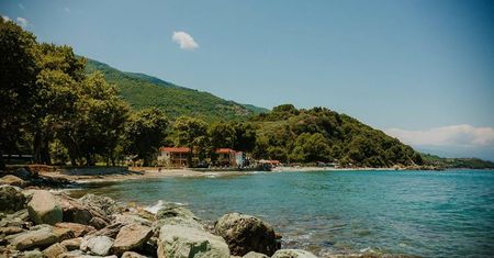 Kokkino Nero w Grecji. Riwiera Olimpijska kusi atrakcjami