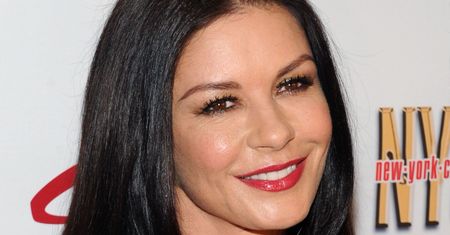 Catherine Zeta-Jones już tak nie wygląda. Co się stało z jej twarzą?