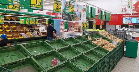 Niedziela niehandlowa i święto Trzech Króli wystraszyły Polaków. Urządzili... nalot na sklepy