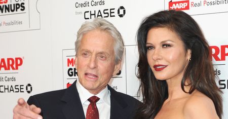 Catherine Zeta-Jones w bikini. Aktorka wypowiada wojnę paparazzi