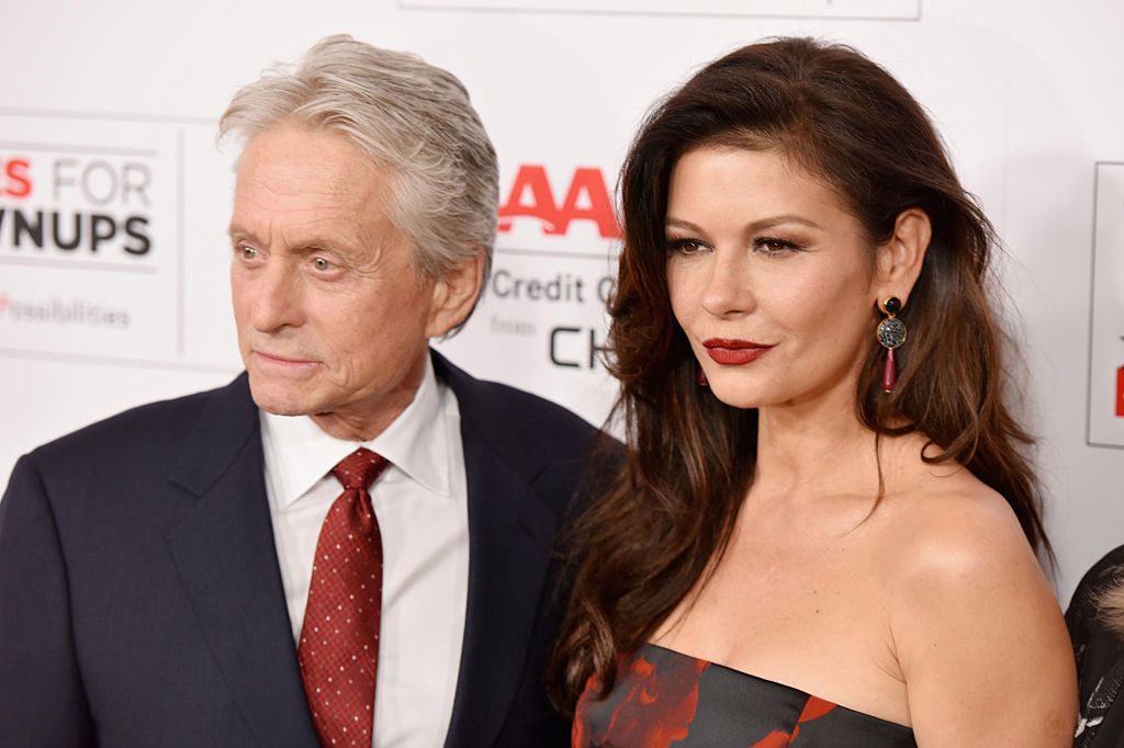 Stylowa para na koncercie. Catherine Zeta-Jones i Michael Douglas wybrali się na występ Lady Gagi