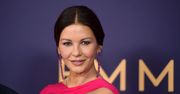 Zachwycająca Catherine Zeta-Jones na gali Emmy