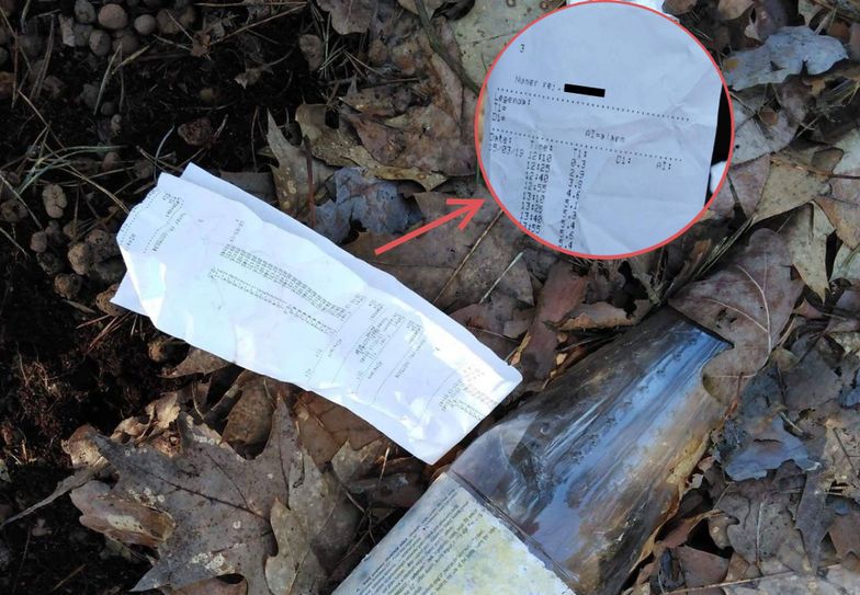 W lasach walają się dokumenty, które wprost wskazują na wyrzucającego. Tutaj - z informacją o numerach rejestracyjnych pojazdu