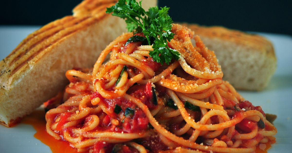 Jak zrobić sos do spaghetti, czyli pomysł na klasyczny obiad