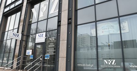 NFZ przeznaczy dodatkowe pieniądze na pensje dla urzędników