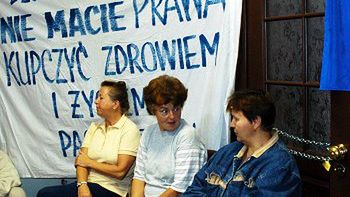 Pielęgniarki zabarykadowały wejście do gabinetu dyrektora NFZ