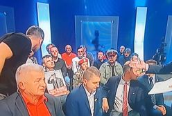 Awantura w programie TVP Info. Uczestnik debaty kopnął gościa w plecy