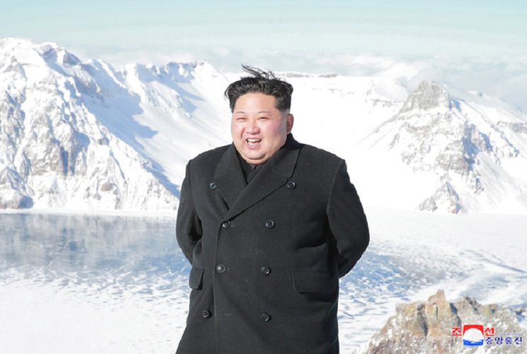 Kim Dzong Un potrafi kontrolować pogodę. Sprawił, że zaświeciło słońce