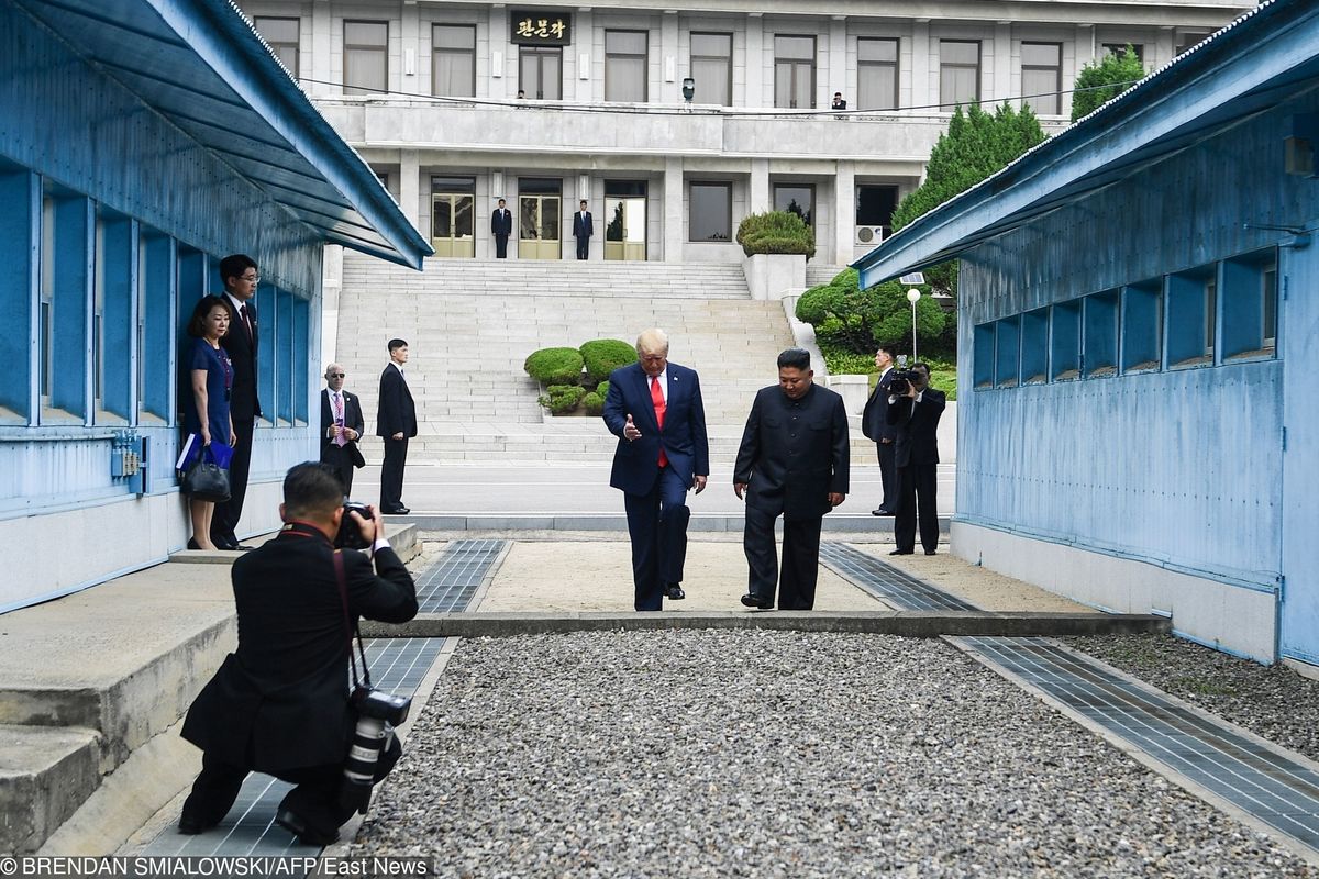 Trump przekroczył granicę. Pierwszy urzędujący prezydent USA w Korei Płn.