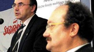 Jacek Rybicki (bliżej) autor książki o mobbingu