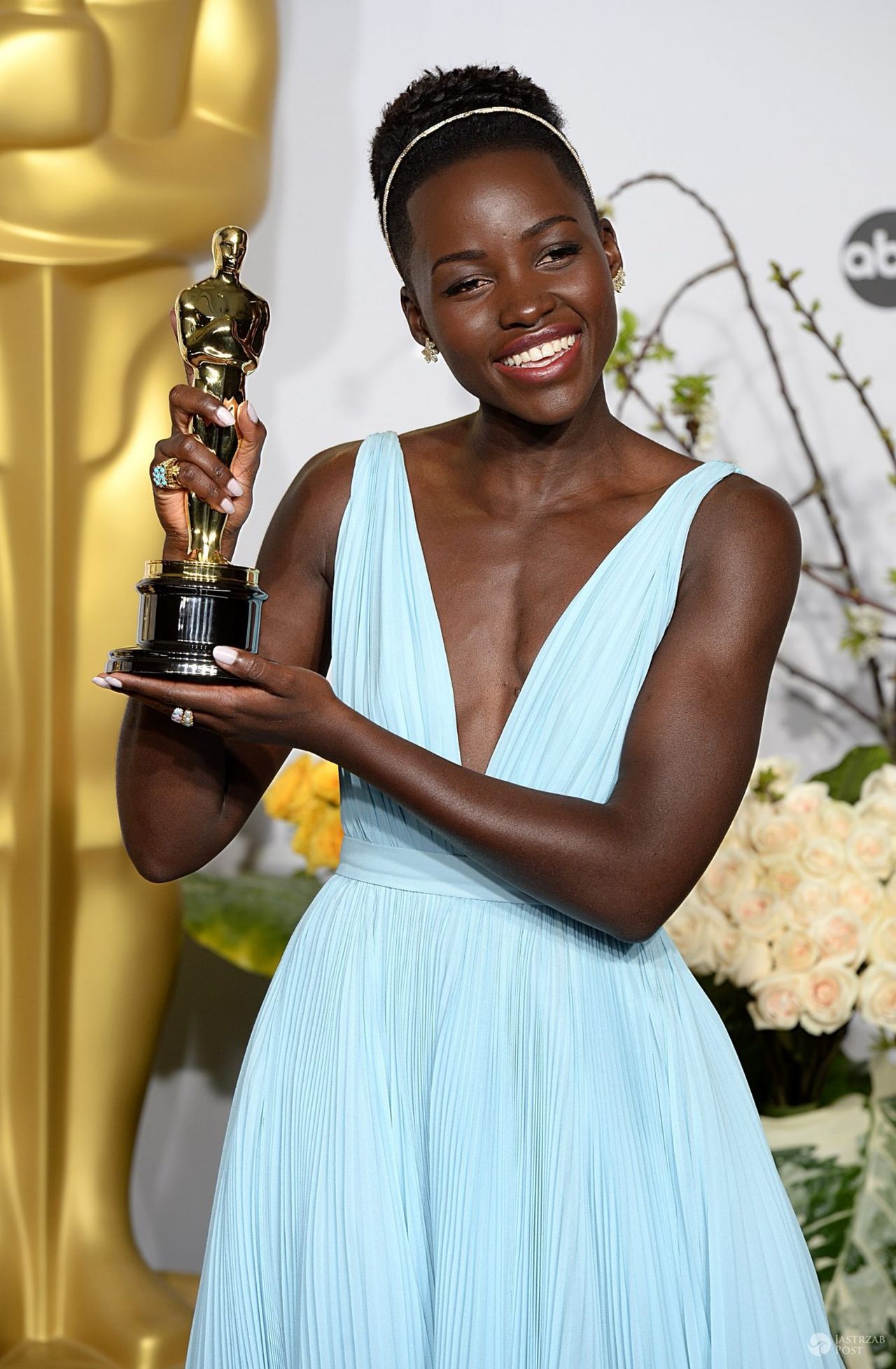 Lupita Nyong'o odbiera Oscara