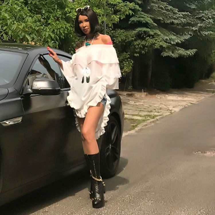Eva Minge w nowej odsłonie. Nie wytrzymała długo w prostych włosach 