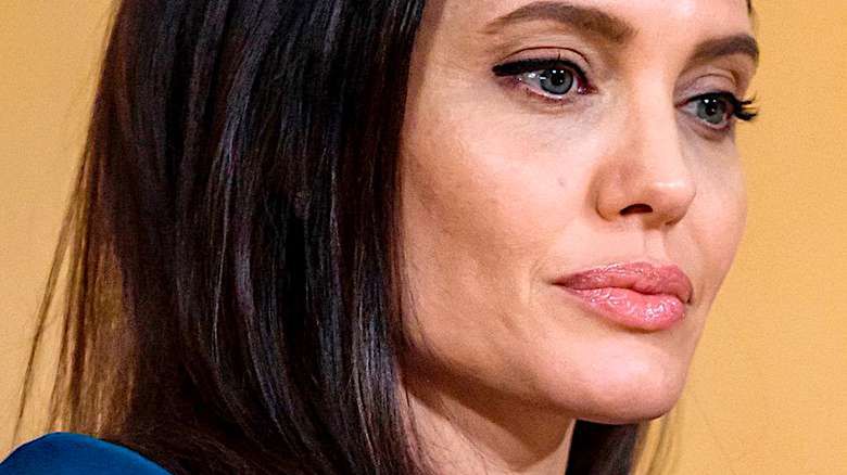 Angelina Jolie problemy finansowe