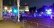 Krzyczał "Allahu akbar" pod Pałacem Buckingham. Policjanci walczyli o życie