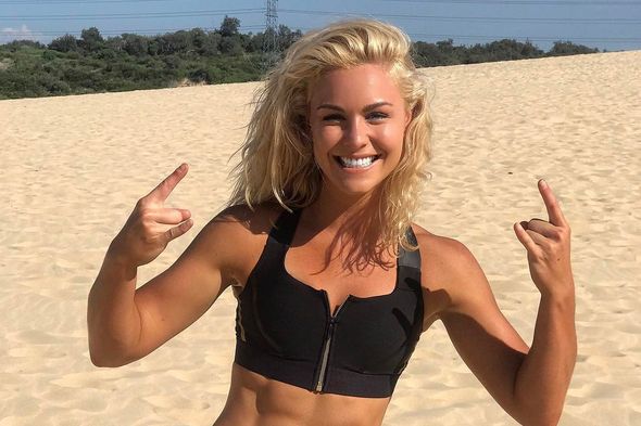 Szczupła blogerka niszczy mit o idealnej diecie. Sama kocha czekoladę i drinki