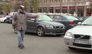 Samozwańczy parkingowi – pomagają, czy wyłudzają pieniądze?