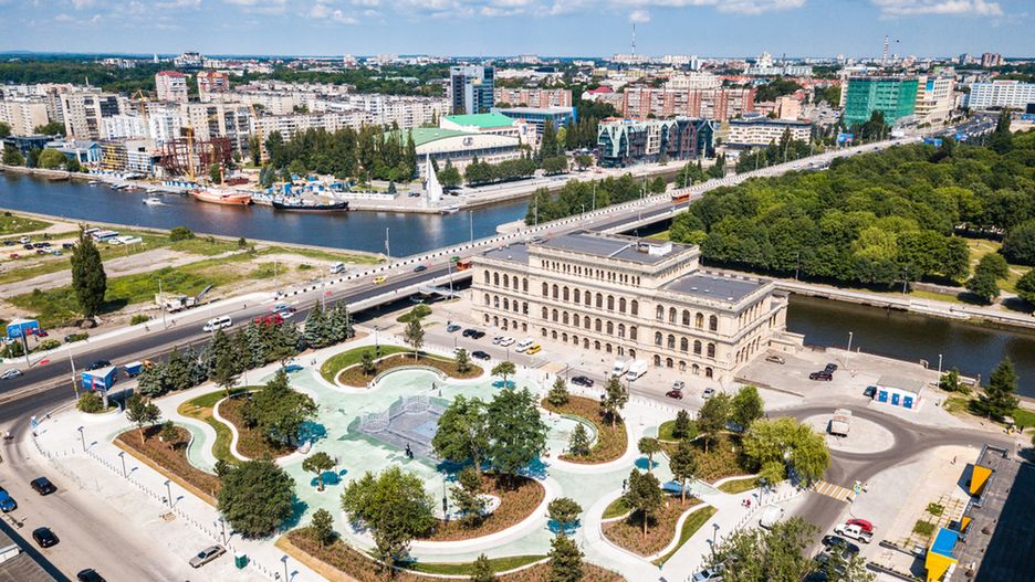 "Dla znudzonych zachodnim przepychem Kaliningrad to położona blisko Polski, i tania cenowo odskocznia od świata, który znamy"