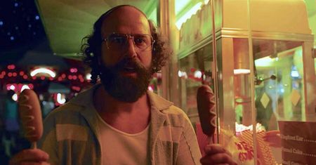 "Stranger Things": Możecie zadzwonić do Murraya Baumana. Oto, co usłyszycie w słuchawce