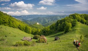 Apuseni. Rumunia. Góry są jak dobrze wyrośnięte ciasto drożdżowe, takie z dużymi dziurami