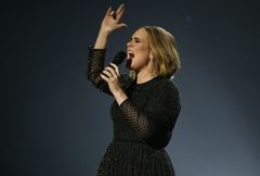 Adele obcięła włosy! Nową fryzurę zaprezentowała w finale "X-Factor"