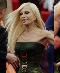 Koszmarne plecy Donatelli Versace!