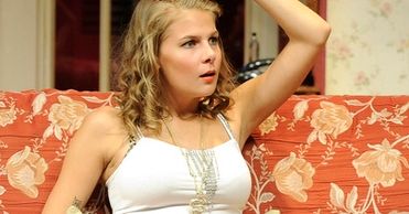 Seksowna Wierzbicka uwodzi na teatralnych deskach!