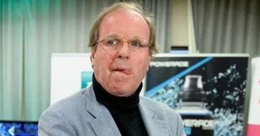 "Zaprosił mnie do gabinetu, kazał pokazać, co tam mam, chwycił mnie za biodra i pocałował"