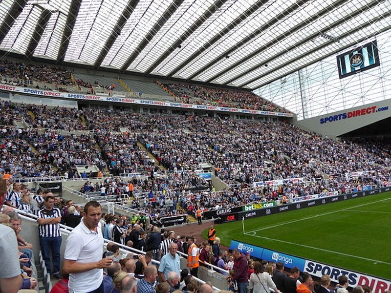 Właściciel Newcastle United przegrał konkurs picia z Polakiem. Sąd wydał wyrok warty 15 mln funtów