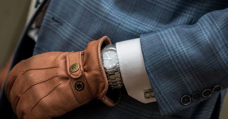 Nie tylko praktyczne, ale i eleganckie. Rękawiczki dla faceta