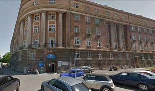 Poznań. Szpital wypuścił 70-letnią kobietę w samej piżamie. Pieszo szła do domu