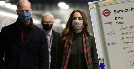 Księżna Kate podpisała się z błędem. Internauci szybko wyłapali jej wpadkę