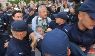 Władysław Frasyniuk jednak stanie sądem. Zmiana wyroku ws. blokowania miesięcznicy smoleńskiej