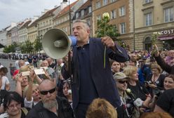 Frasyniuk, Janda, Ostaszewska w akcji. Protestują przeciwko kontrowersyjnej ustawie