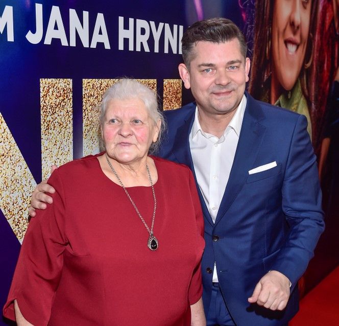 Zenek Martyniuk martwi się o swoją mamę. Miała zawał