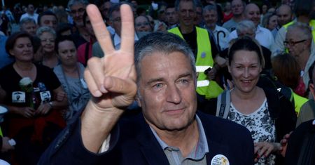 Prokuratura doprowadzi Frasyniuka siłą? "Jest przyzwyczajony do takich działań"