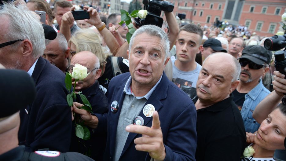 Władysław Frasyniuk protestuje na Krakowskim Przedmieściu