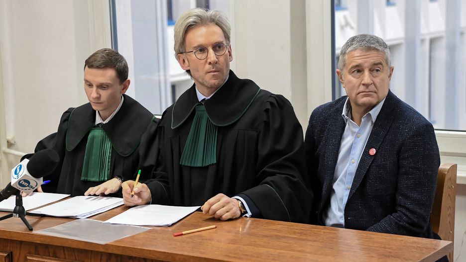 Władysław Frasyniuk z adwokatem Piotrem Schrammem