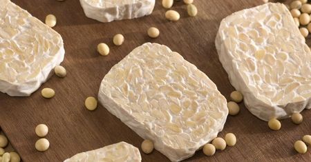 Tempeh - wartości odżywcze i właściwości. Indonezyjski smakołyk w diecie wege