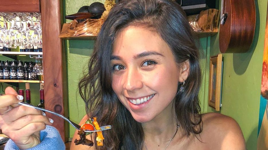 Yovana Mendoza ma 28 lat 