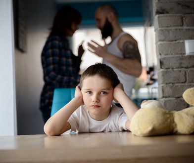 Polak zadłużony i zły. ”Łatwiej nakrzyczeć na swoje dziecko, niż na dyrektora banku”