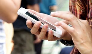 "Przestańcie robić ludzi w jajo". Internauci komentują sprawę "bezpłatnego" roamingu