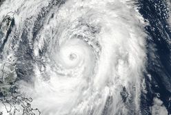 Japonia przygotowuje się na uderzenie tajfunu. Dziesiątki tysięcy ewakuowanych ludzi