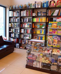 Polacy chętnie skorzystają z 300 zł na wyprawkę. Nie mają też litości dla Ryszarda Petru